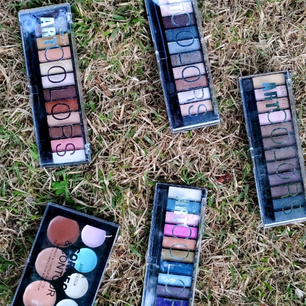 Art Colors eyeshadow set + Contour pallet